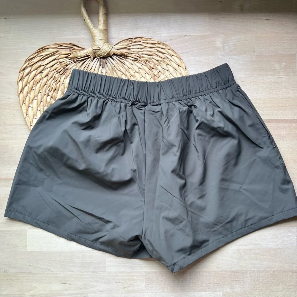 ESSENTIALS • SHORTS - Picture 5 of 5
